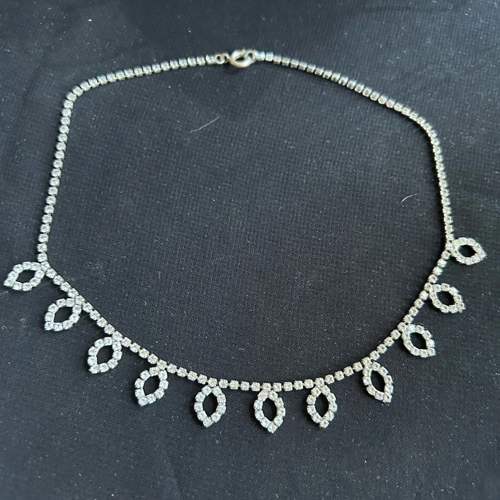 Vintage Silver Necklace with Minimalist Design and clear rhinestones - Picture 5 of 5